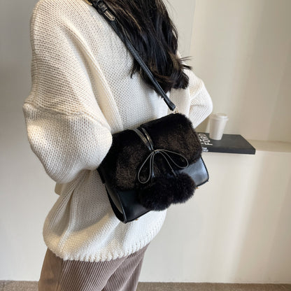 Black autumn and winter furry niche popular bag autumn and winter new style 2024 versatile plush small square bag fashionable shoulder crossbody bag