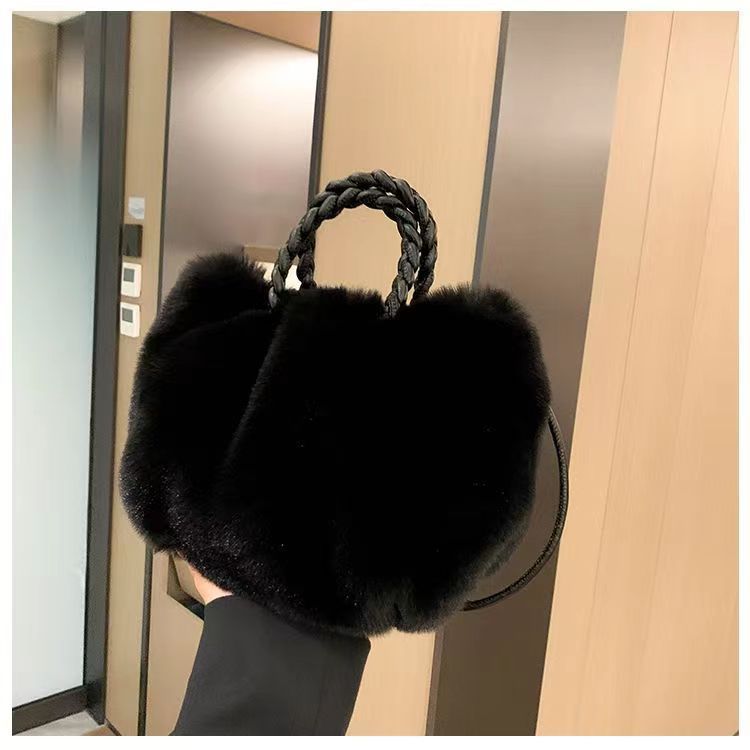 Black - 2024 new shoulder chain handbag autumn and winter women's bag armpit bag furry cloud plush bag Korean style fashion bag